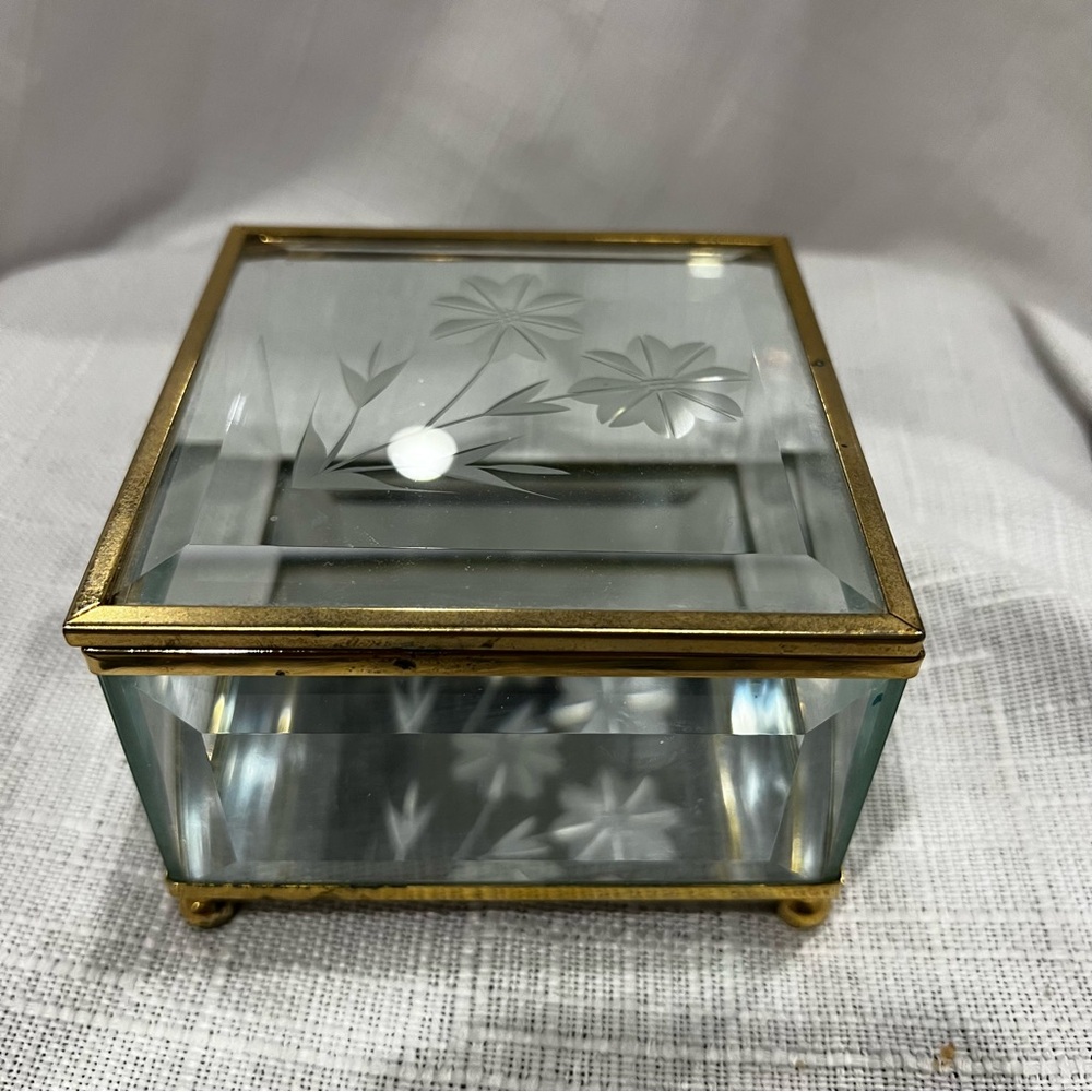 Vintage Glass & Brass Mele Taiwan Jewel Case Feet Trinket Jewelry Box Hinge Lid